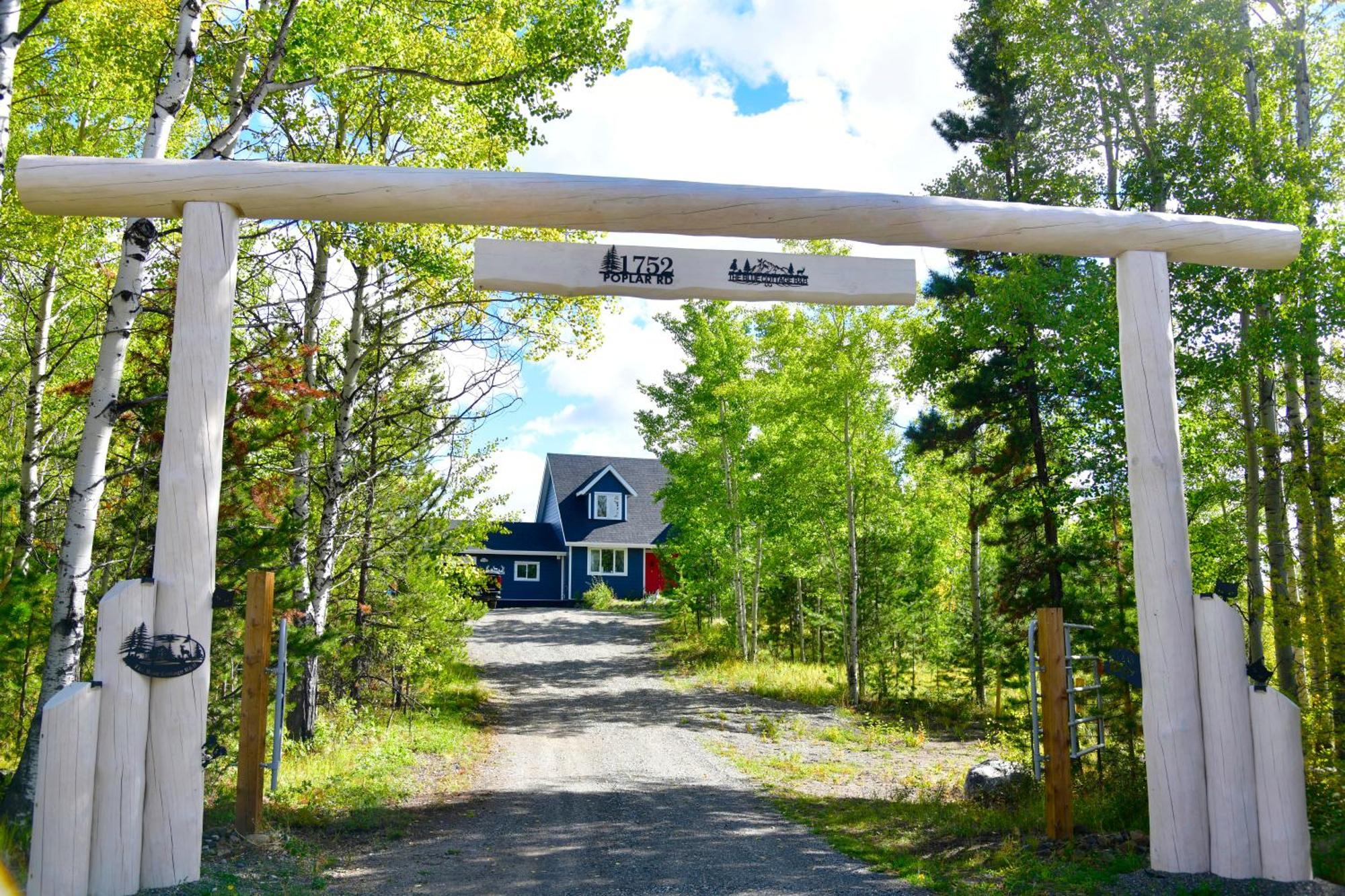 The Blue Cottage B&B Seventy Mile House Exterior foto